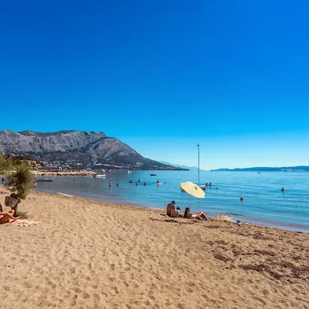 Apartment Black And White - 2 Bedrooms, Walk To The Duće