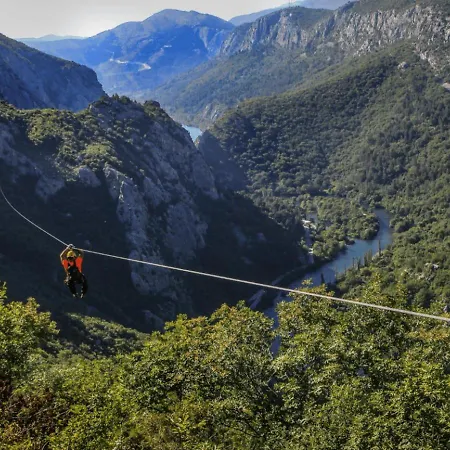 Black And White - 2 Bedrooms, Walk To The * Duće